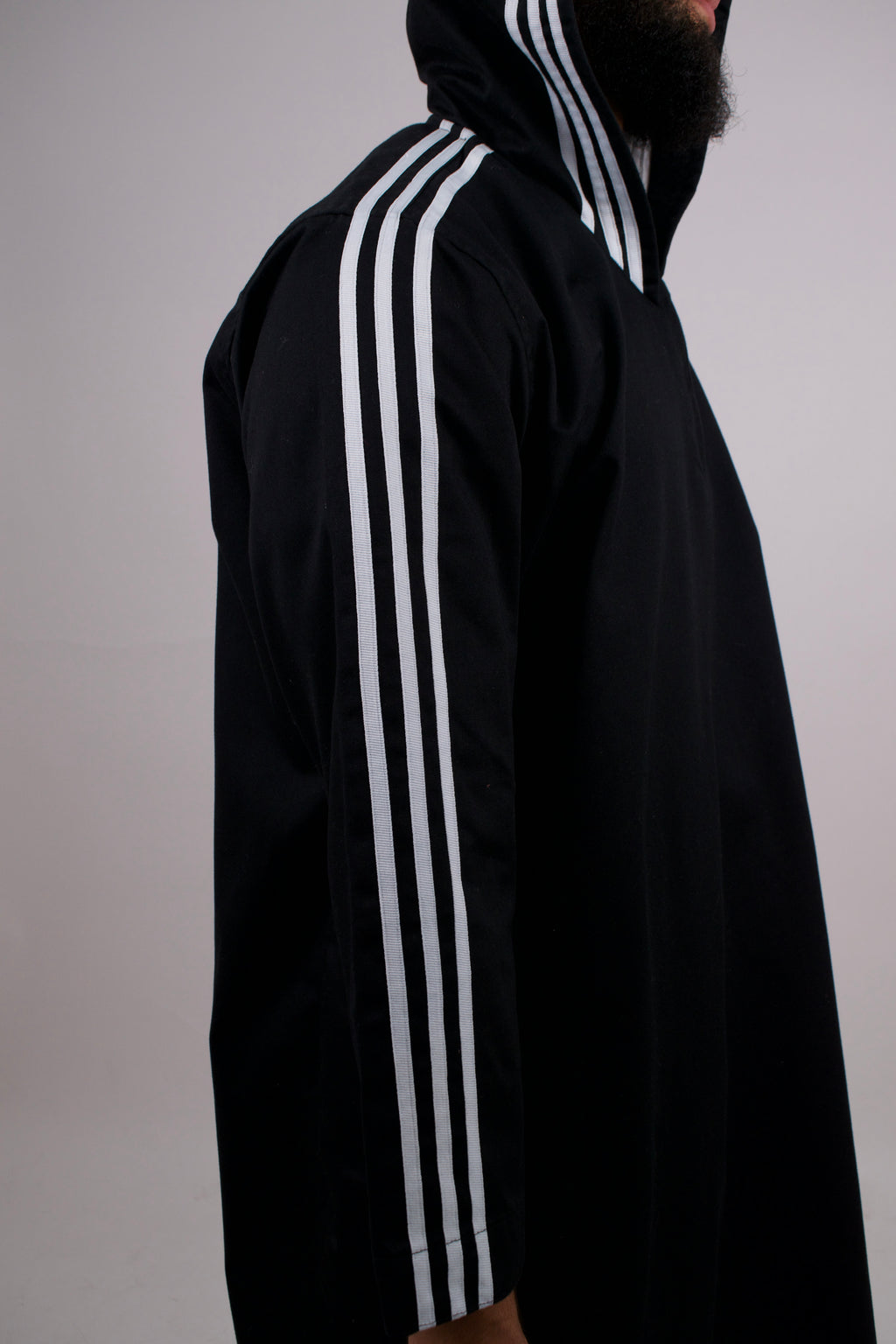 Thobe with White Striped Sleeves - Black